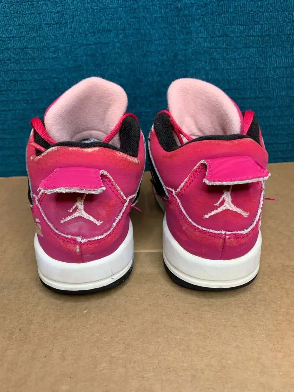 Jordan 4 Retro “Voltage Cherry” Shoes Size 12.5C